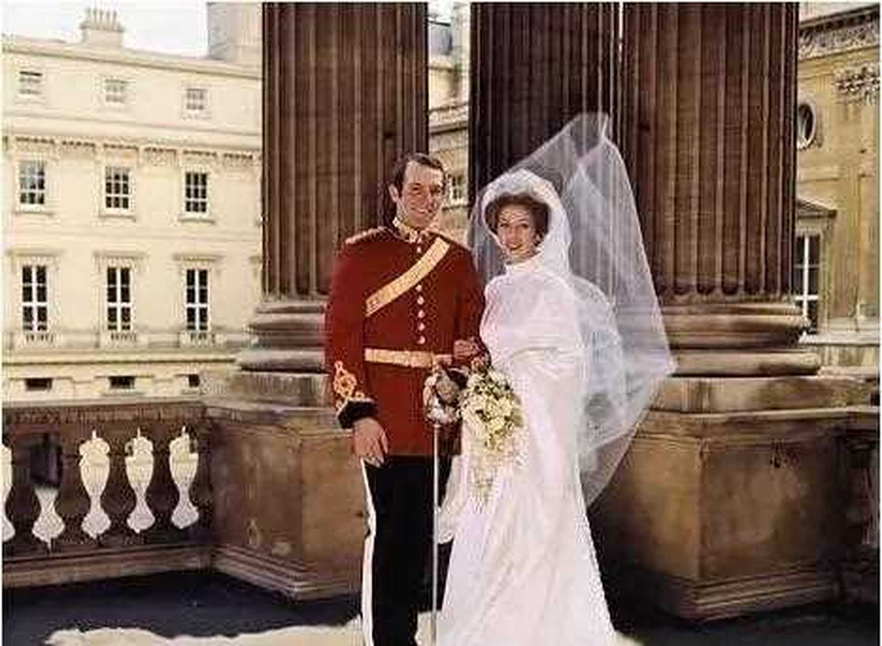 英国安妮公主两任老公比照![友军]