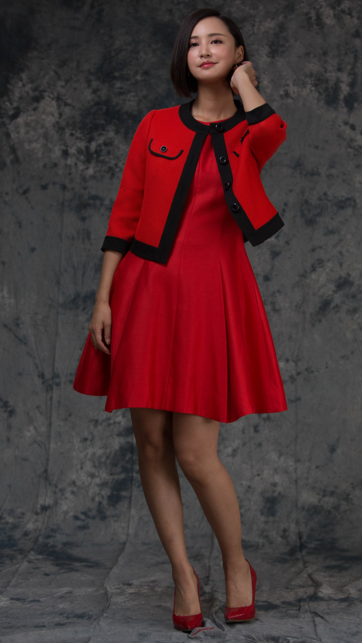 张歆艺  多套高跟秀[鲜花]