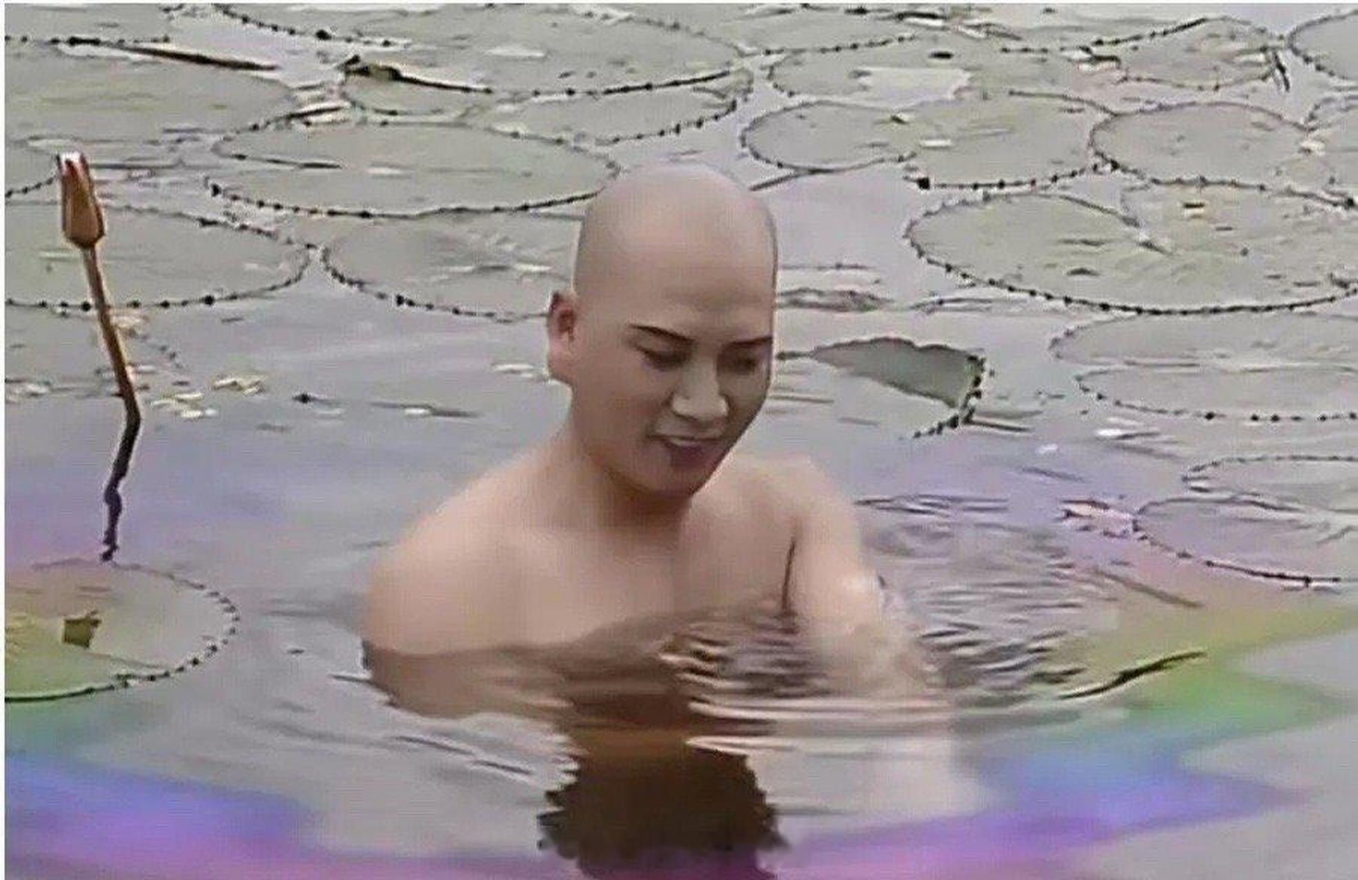 《西游记》里面唐僧洗澡这场戏,为了表示唐僧并非凡胎肉体,而是金蝉子