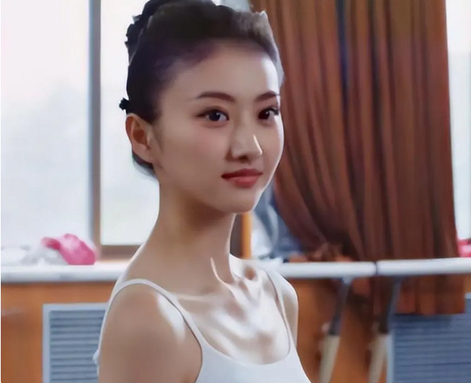 国内"最美校花"排行榜出炉,清华校花引争议,武大吴倩实至名归 清华