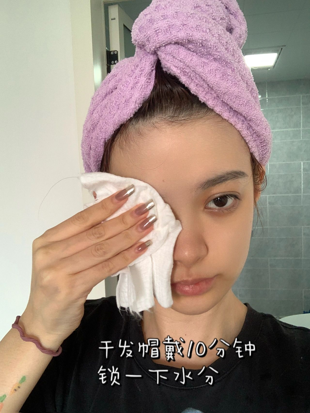 所以会很贴头皮 细软发质 洗头发不要用太烫的水 洗发水选择无硅油的