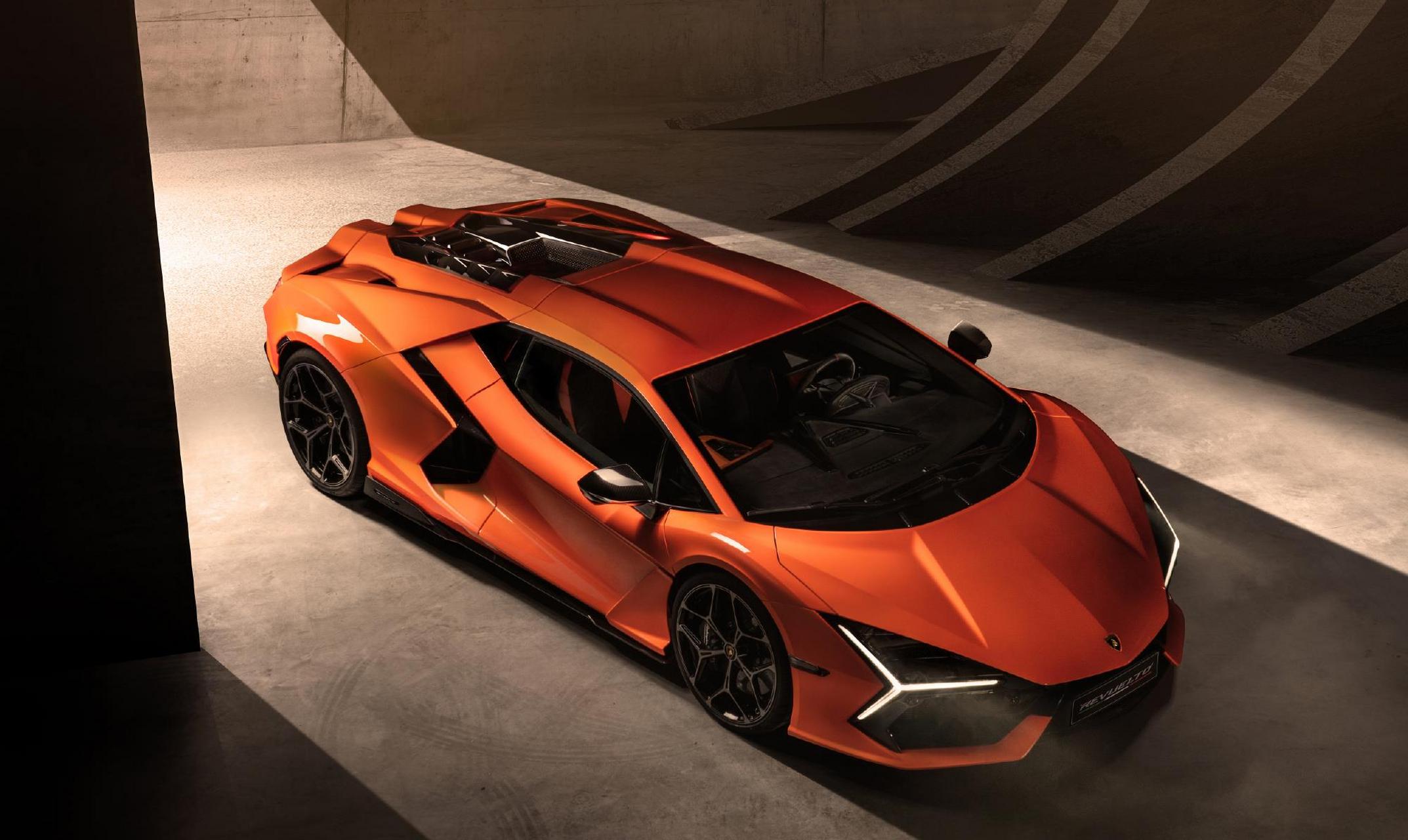 电大牛来了,或者叫大混牛,兰博基尼新一代大牛revuelto,牛家首款插混