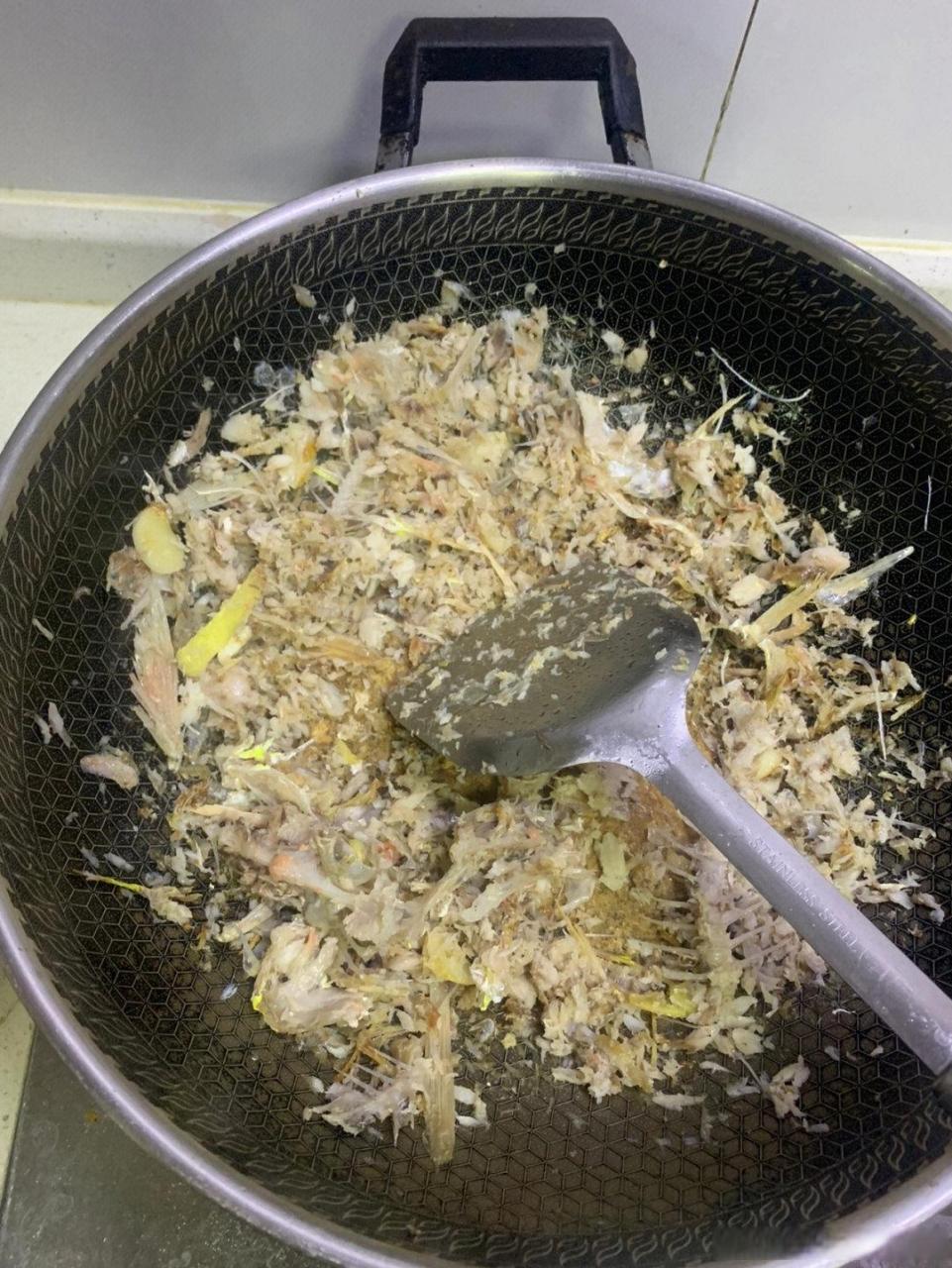 煎鱼怎么那么难!有会下厨的友友们请教一下吗  #搞笑