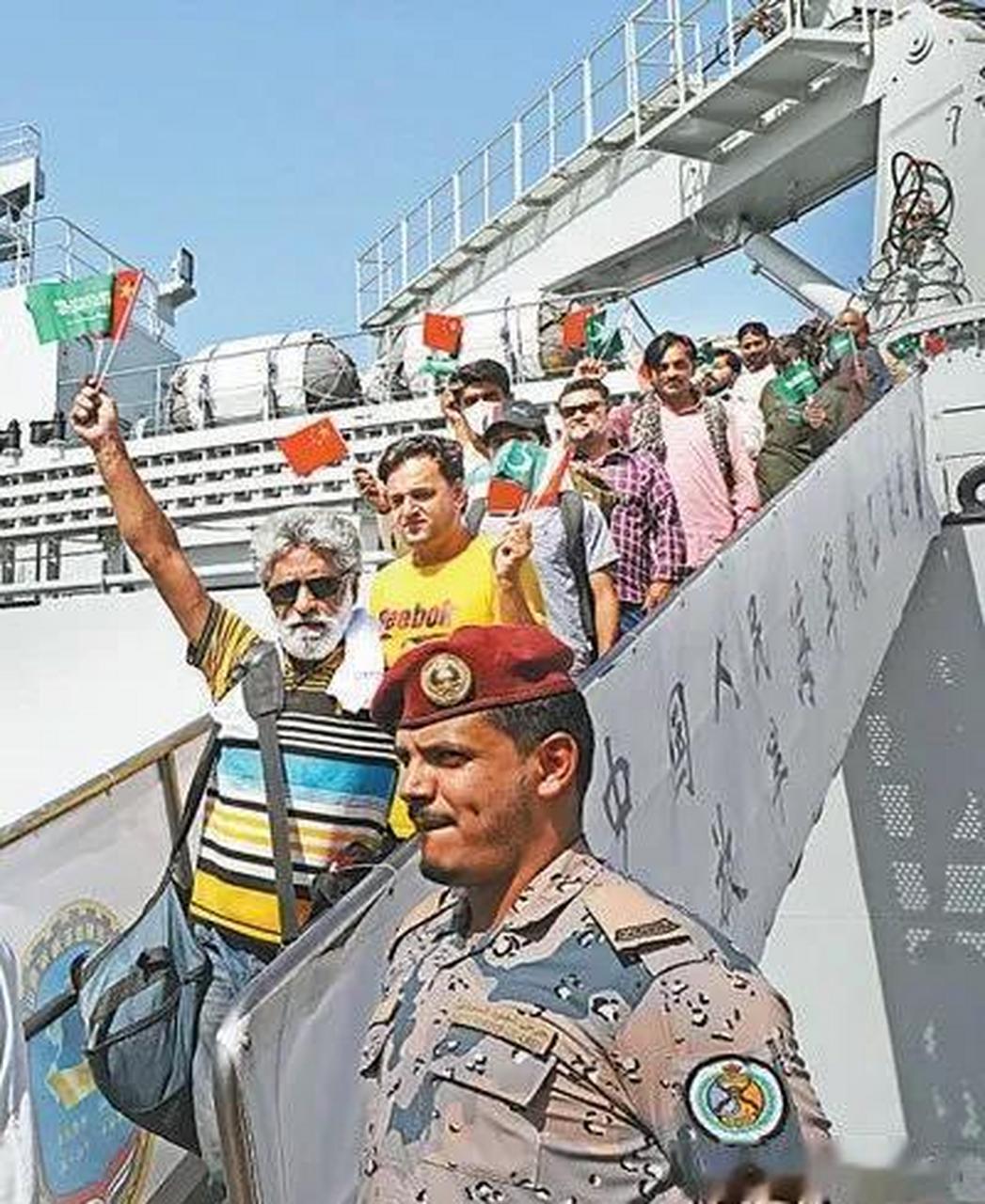 中国军队完成苏丹撤侨任务,外籍乘客发声:"从登上微山