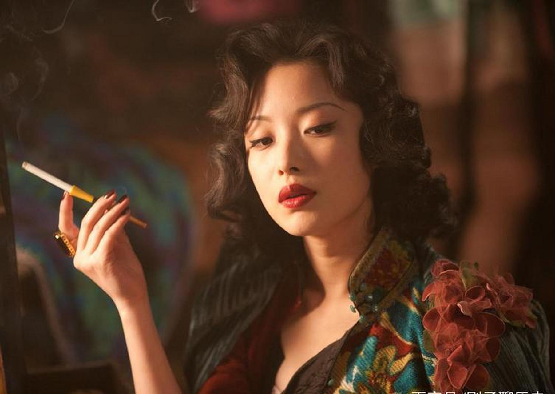 16年前,一本男欢女爱的小说,正当大卖时,却被封禁了.