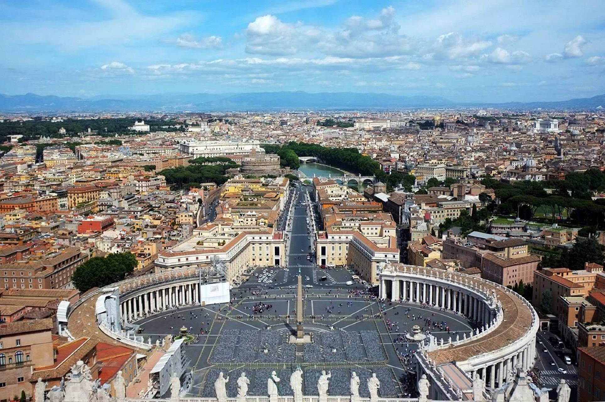 世界上面积最小的国家梵蒂冈,人口只有600多人,但拥有完整的主权和