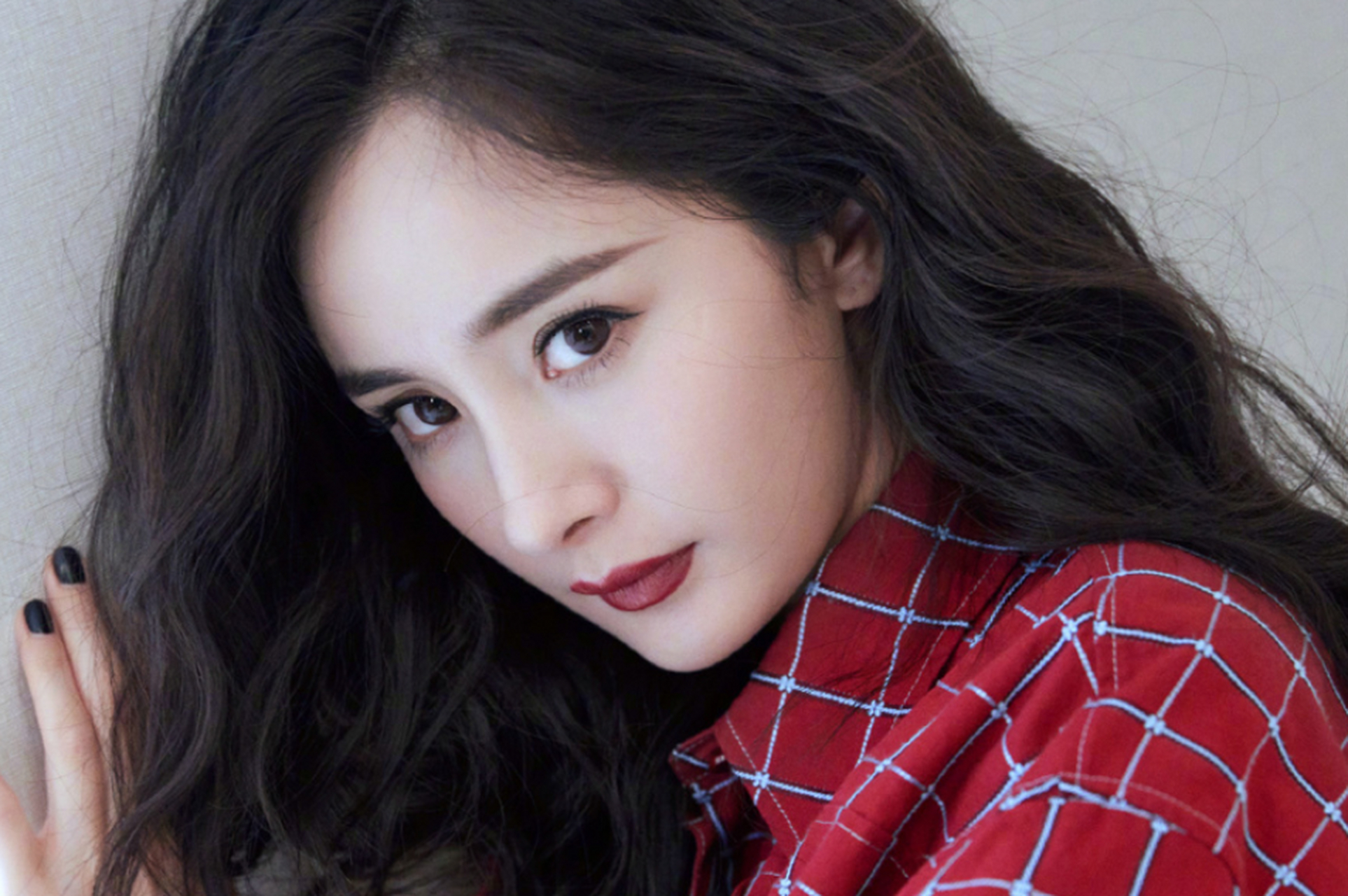 杨幂说我经常被人背叛,谢谢曾经看轻我的人,近日,杨幂在参加《密室