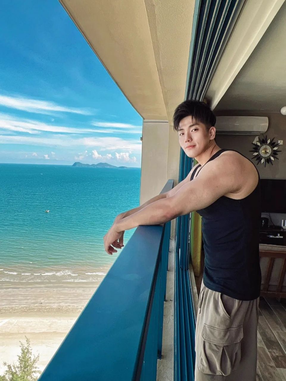 185cm广东肌肉帅哥,海外留学的狼狗又欲又撩!#肌肉型男# #胸肌