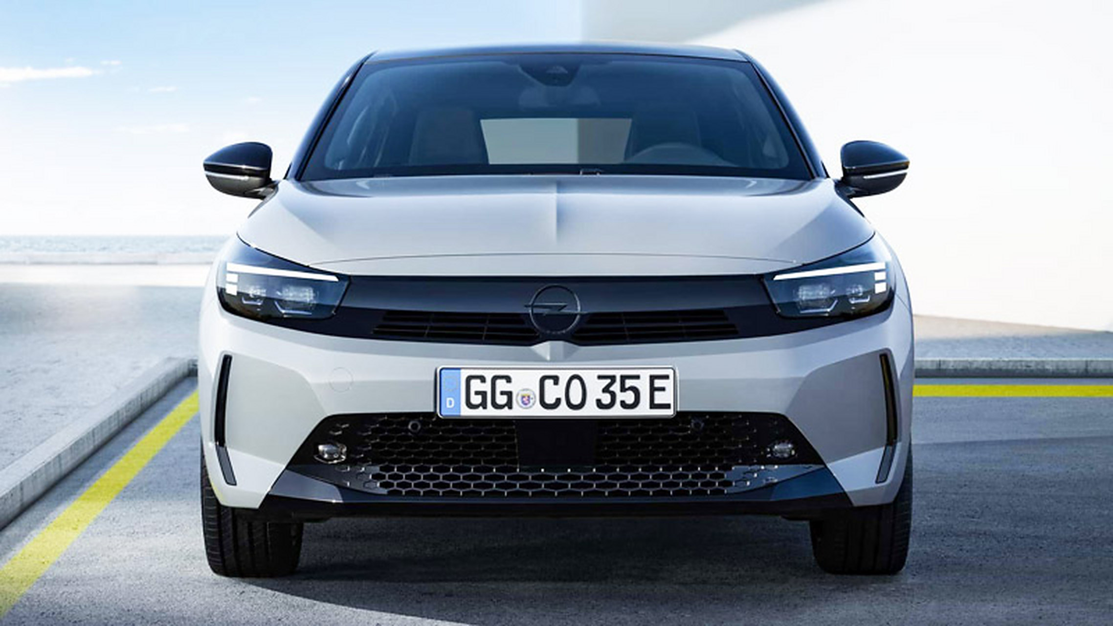 近日,欧宝官方发布了一组新款欧宝corsa的官图,新车是一款小型轿车