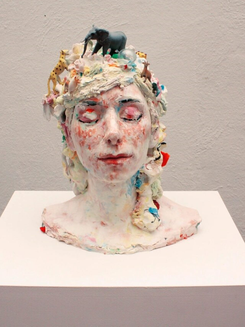 女性艺术家  来自西班牙的当代艺术家luciana novo,是一位擅长运用多