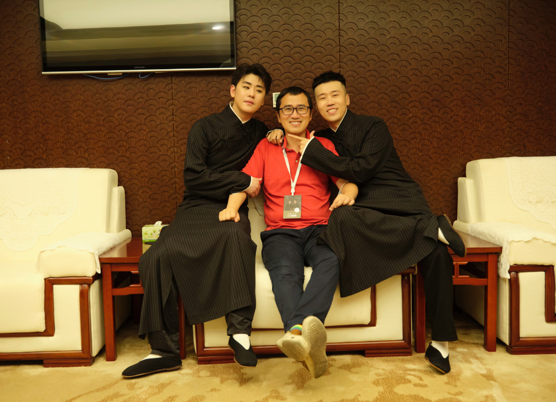 张云雷跟杨九郎合作十年,太原站的商演,满坑满谷的同时,让人感慨万千.