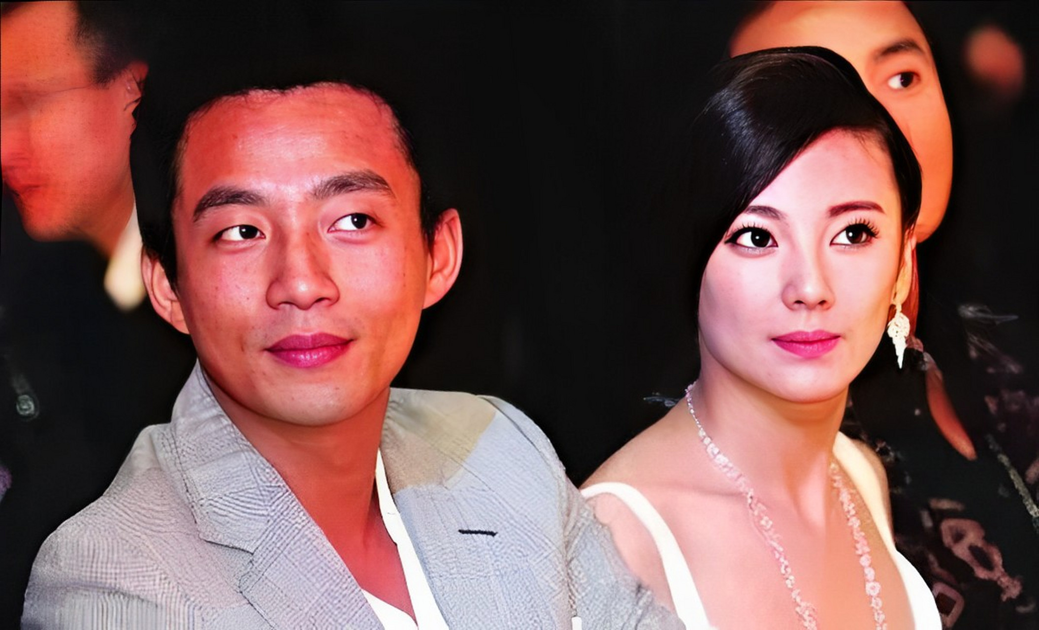 一天晚上,张雨绮当着许多人的面,扇了他的男朋友汪小菲一巴掌,然后摔