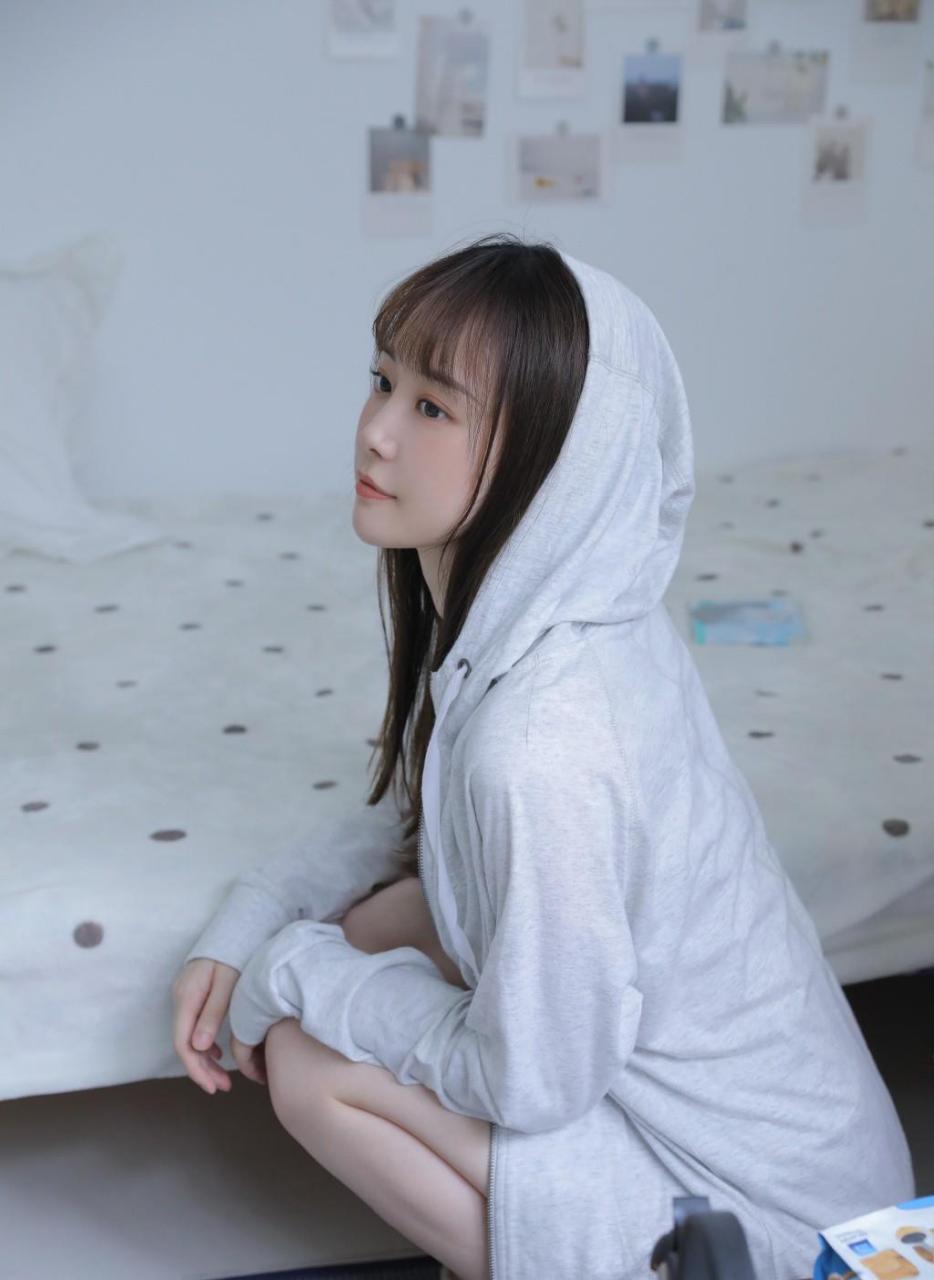 吊带小仙女 长腿性感 美女写真