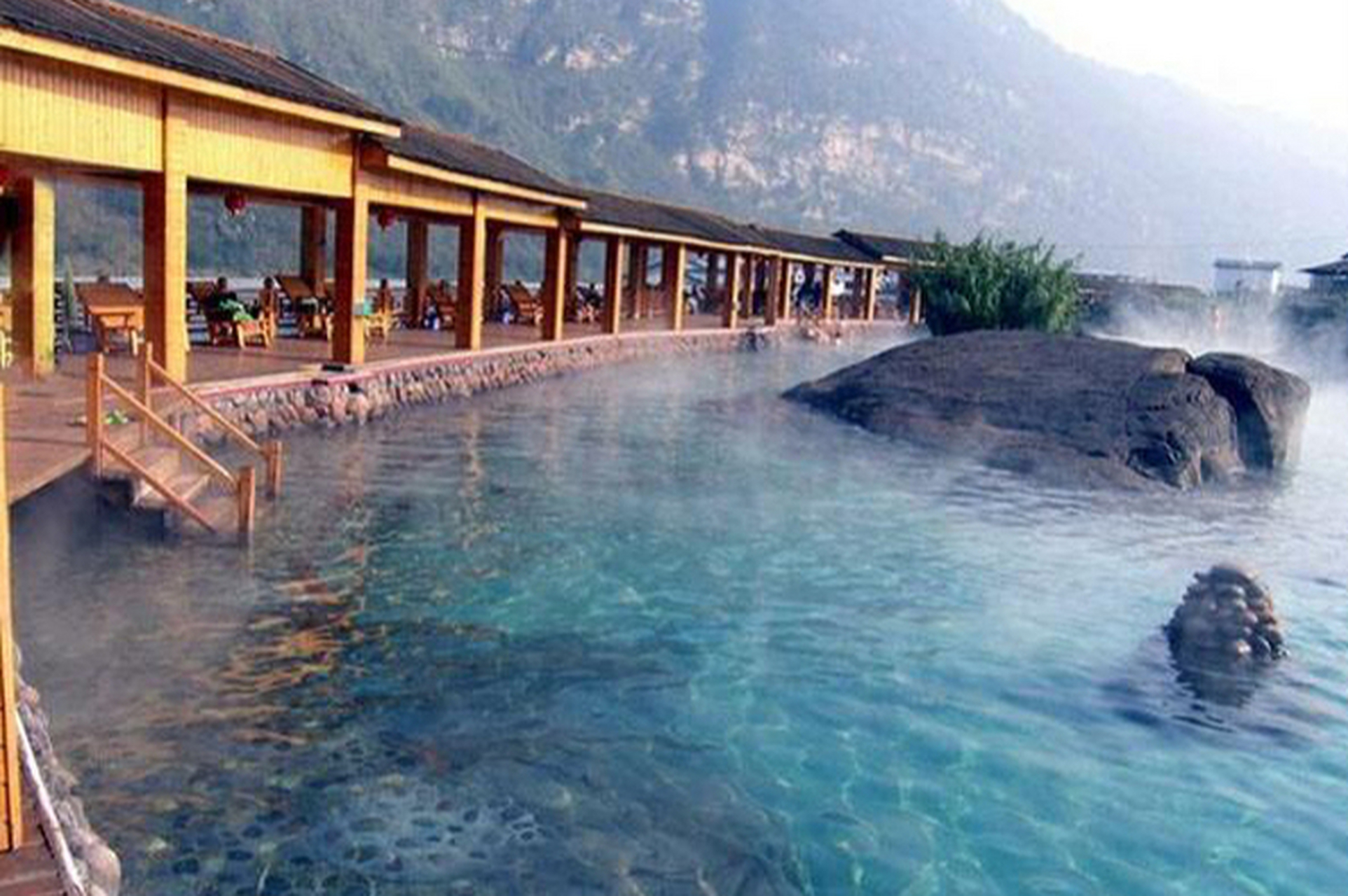 昭通大峡谷,位于云南北大门昭通水富市金沙江边,是国家aaaa级景区.