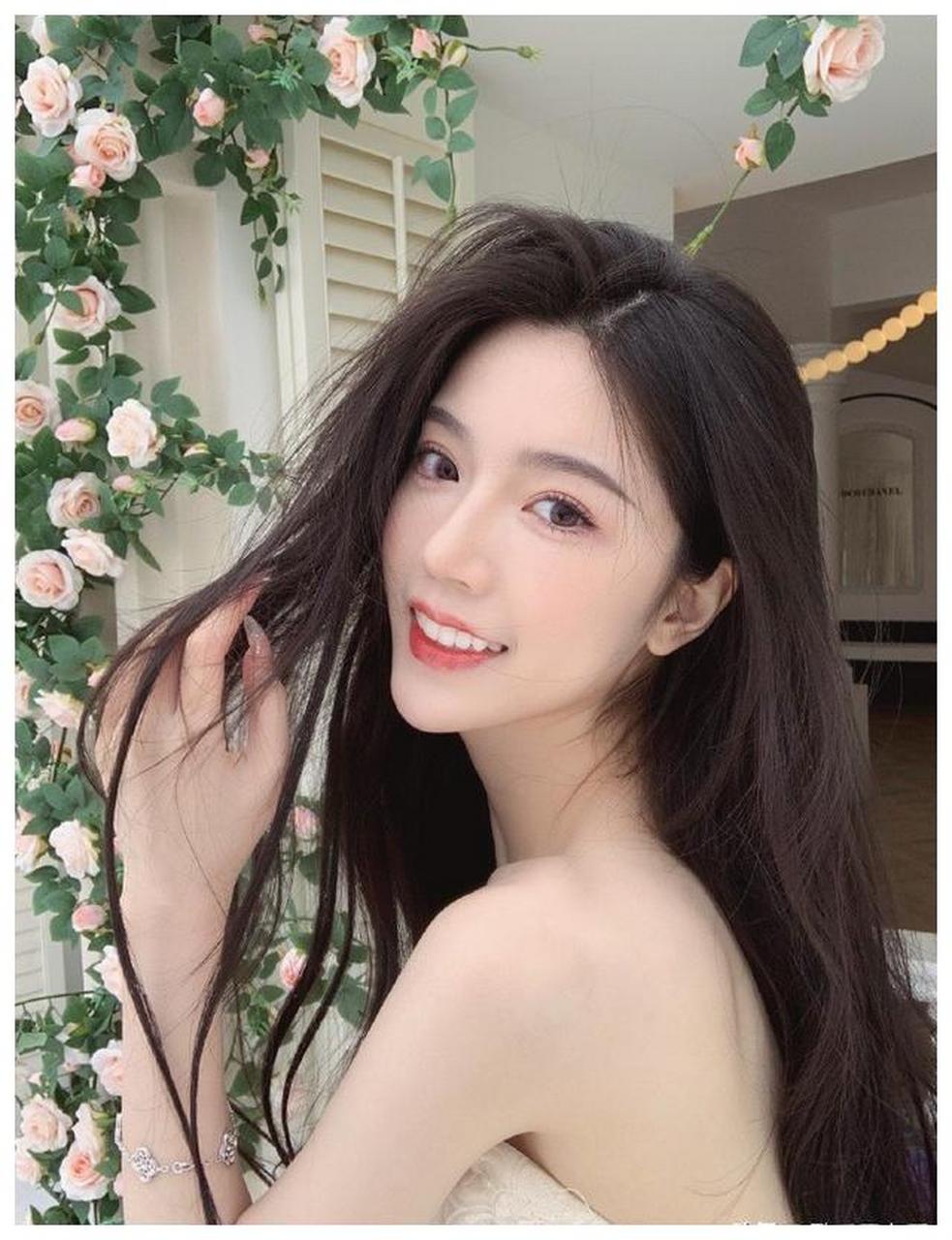 深圳01年网红美女sona大小姐迷人美照欣赏,好美啊