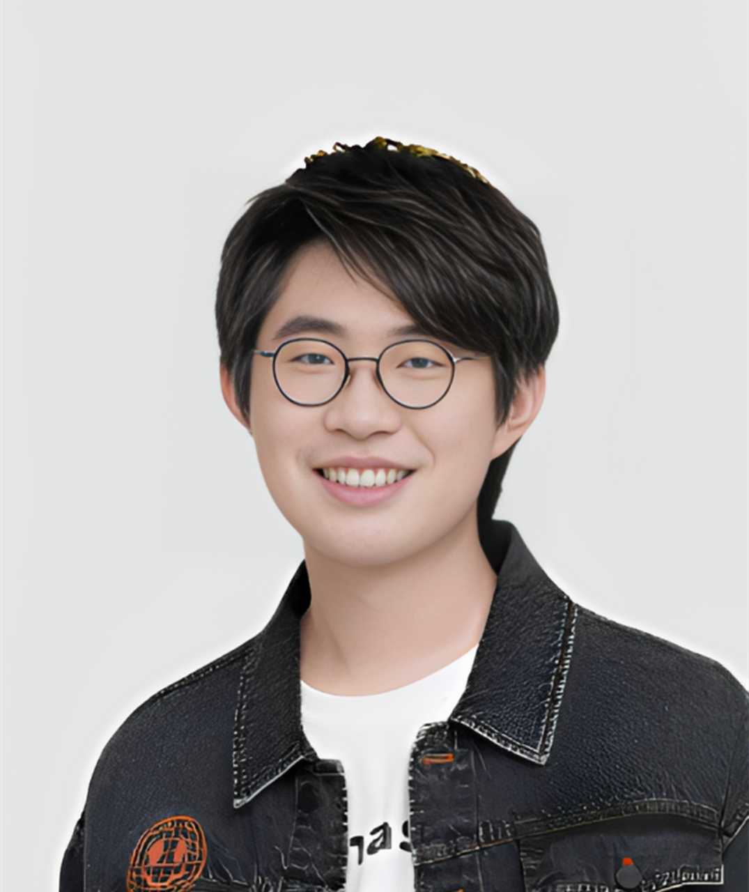 近日网上都在报道"人民日报评house冒犯人民子弟兵".