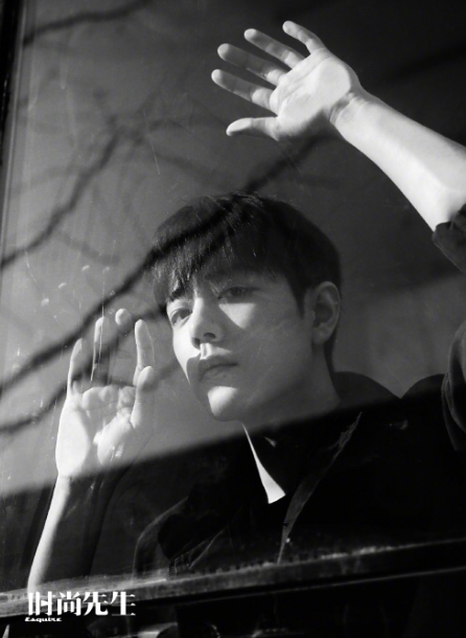 时尚先生四月刊封面# #肖战时尚先生沉静本我大片# 肖战