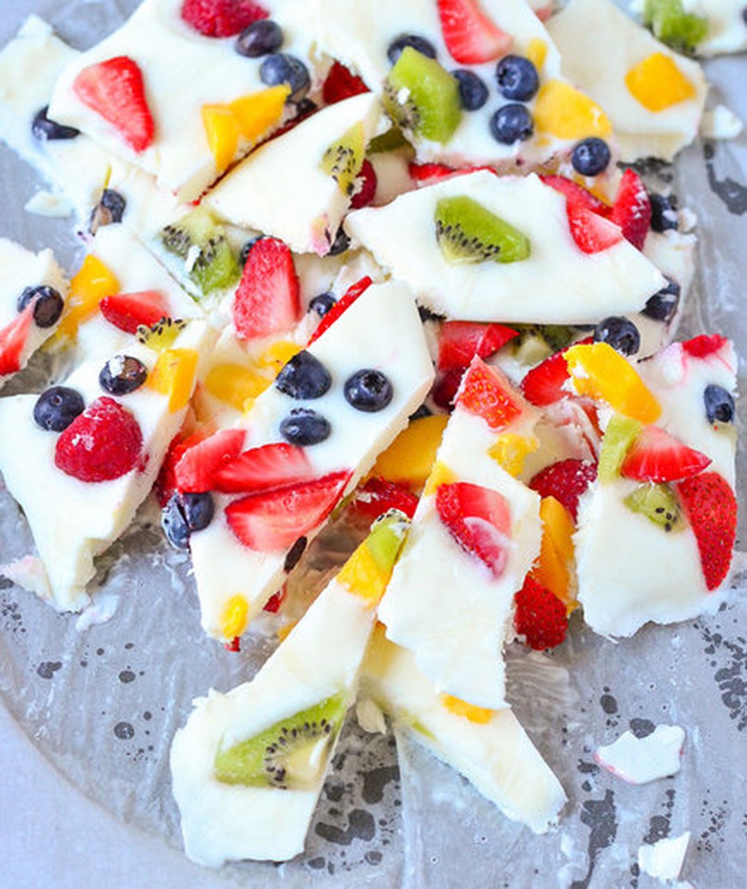 免烤清凉夏日小甜点:水果冻酸奶片  连小孩都能做,就知道这道甜点有多