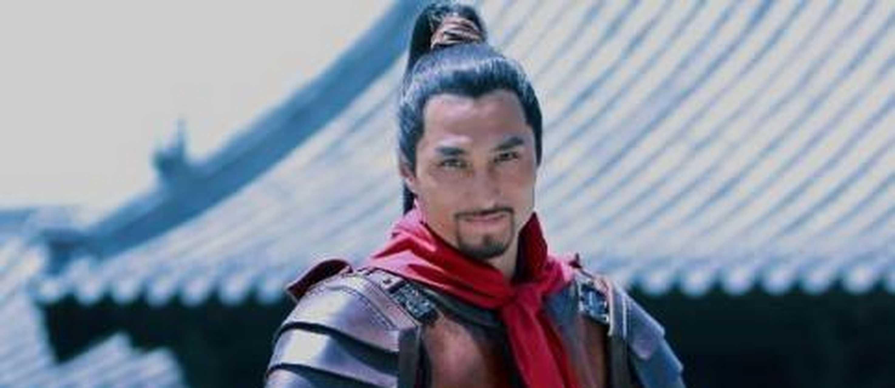 黥布的脸上阴云密布,指着爱妾大骂道:"你这个贱奴,别以为本王不知道你