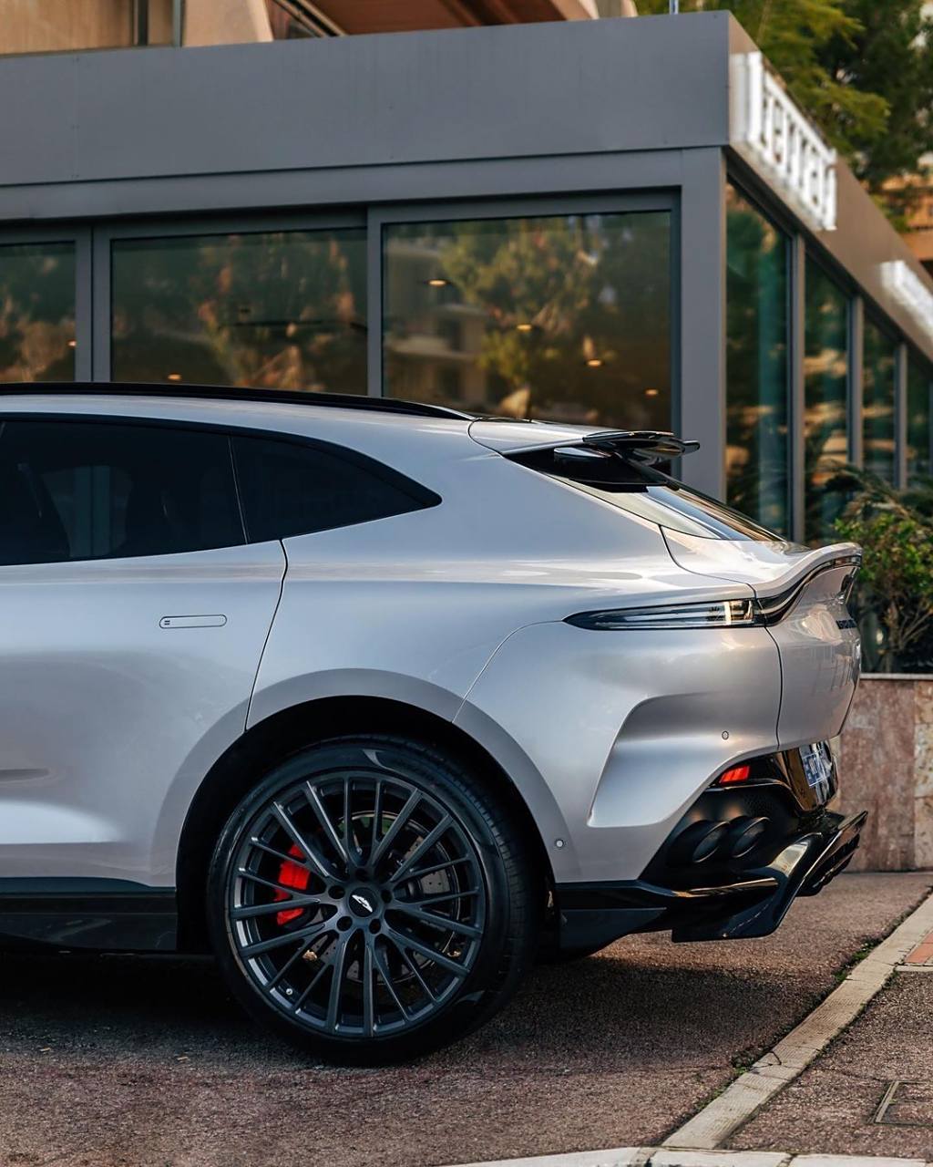 astonmartin dbx707lightning silver#阿斯顿·马丁dbx##car时尚##豪