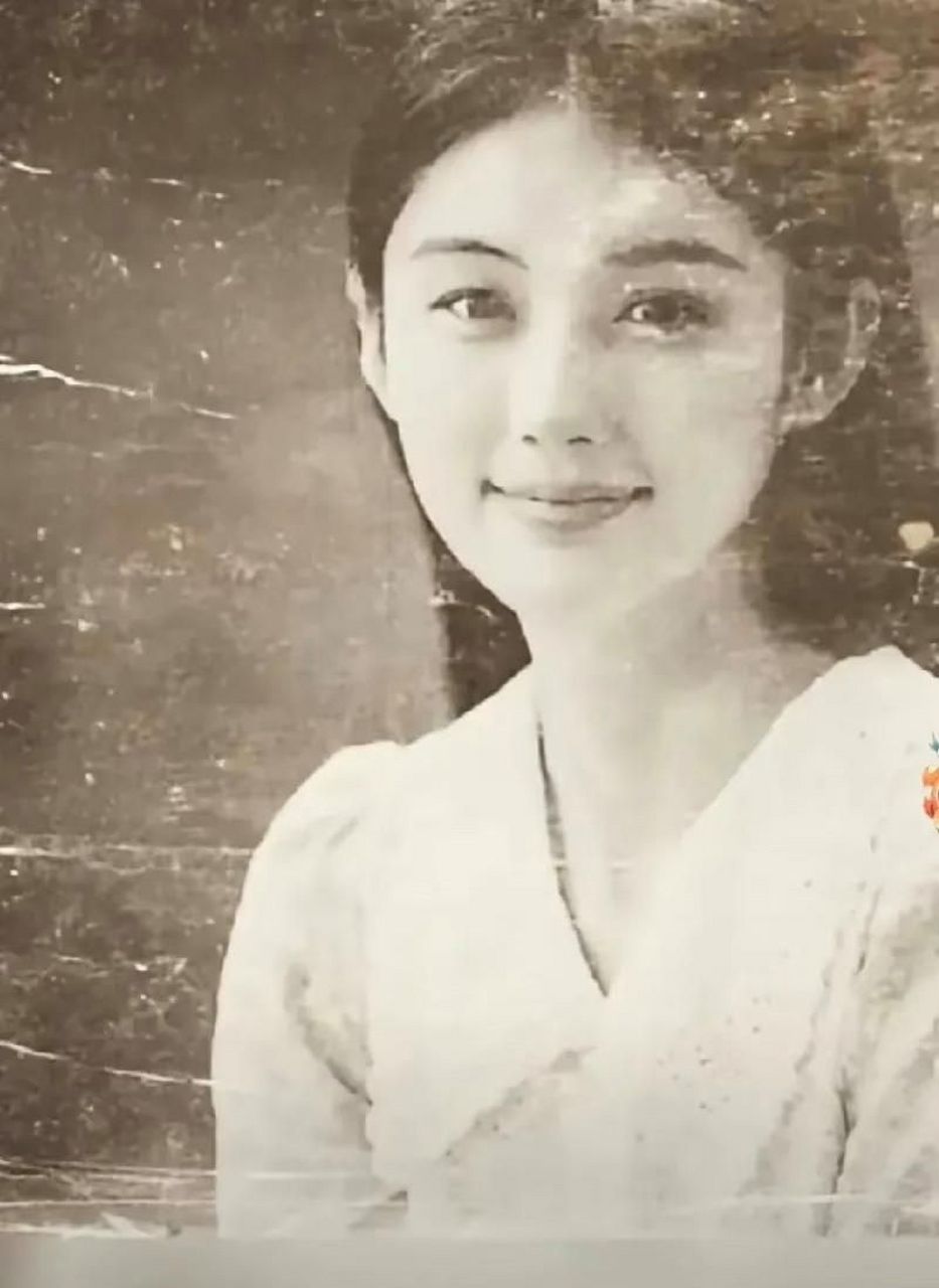 我被老奶奶年轻时的照片惊艳到了