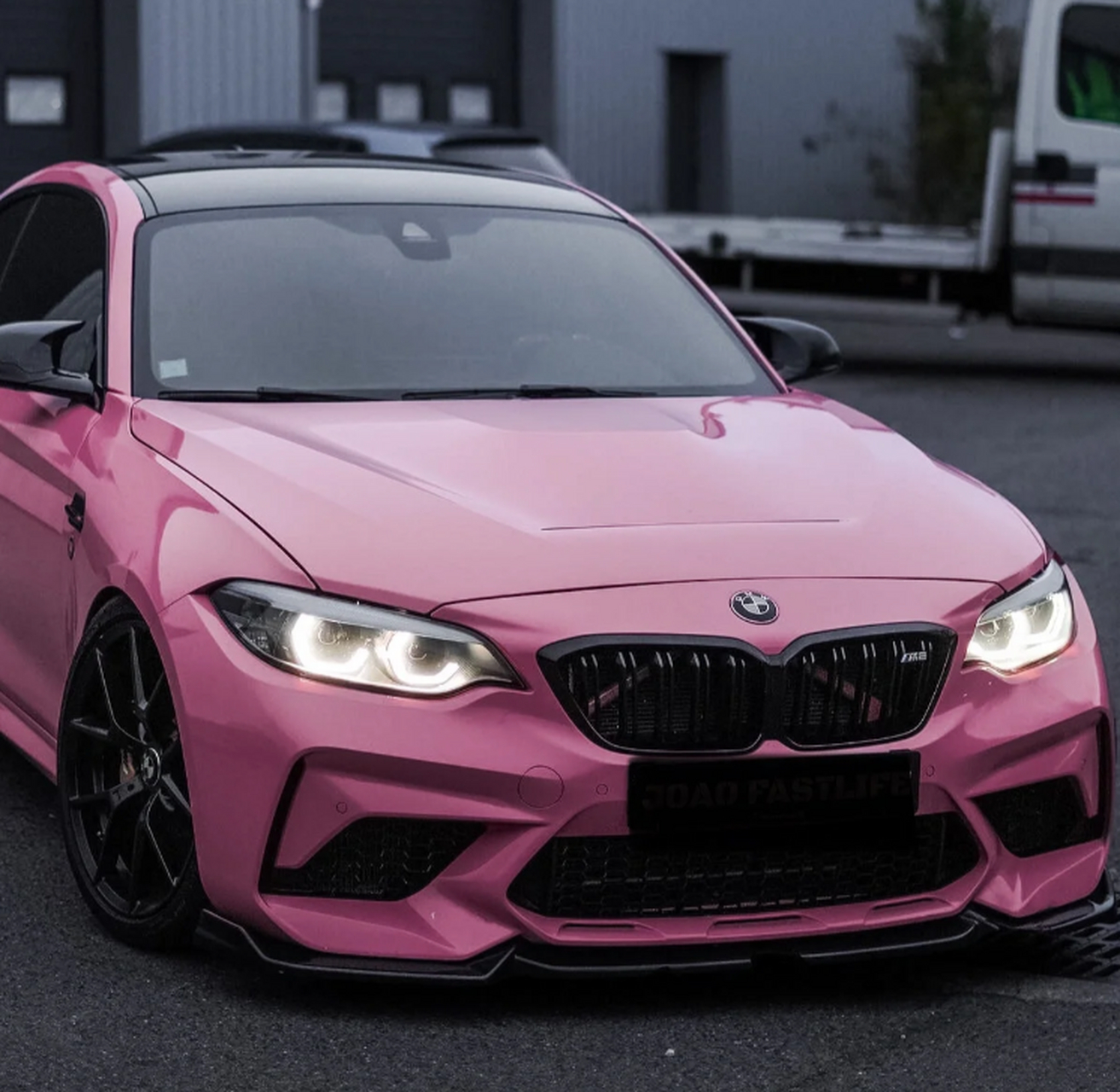 时尚粉色小宝马,回头率爆表!