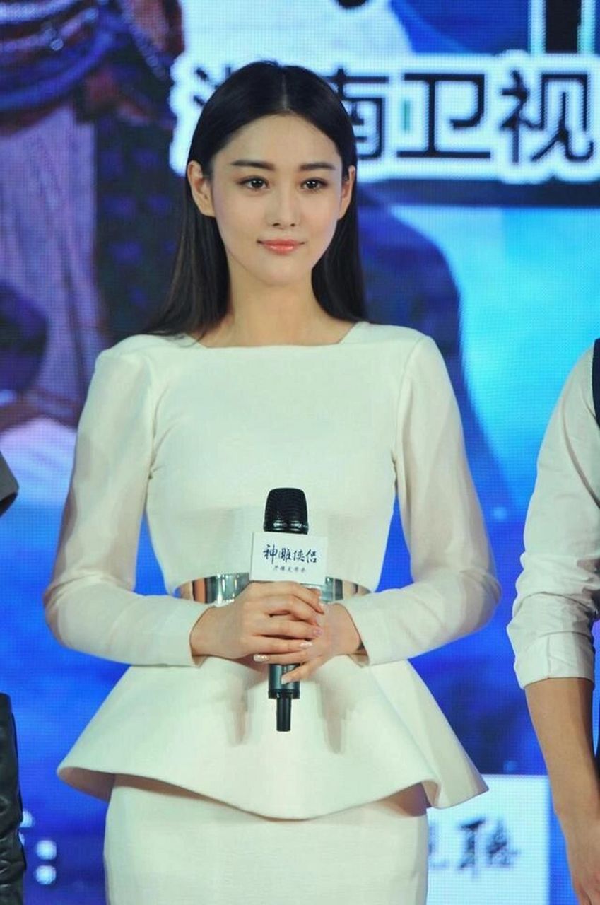 这姐真的不是混血嘛   考古张馨予早期 感觉混血感好浓啊 有点早期