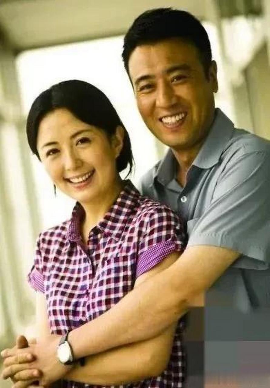 我一直想找一张于和伟与妻子宋林静的照片,这张于和伟和杨童舒掌