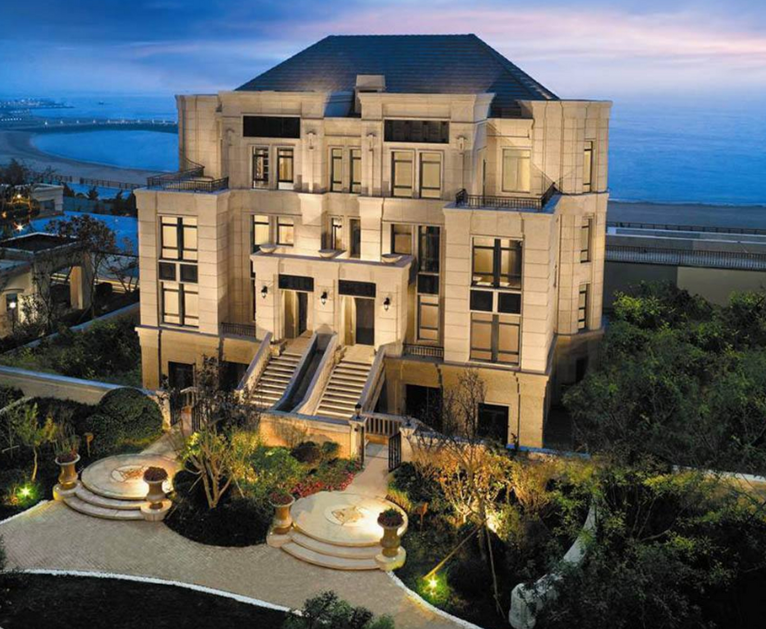 国内最牛的豪宅 星海湾壹号 星海湾壹号项目占地12万平方米,总建筑