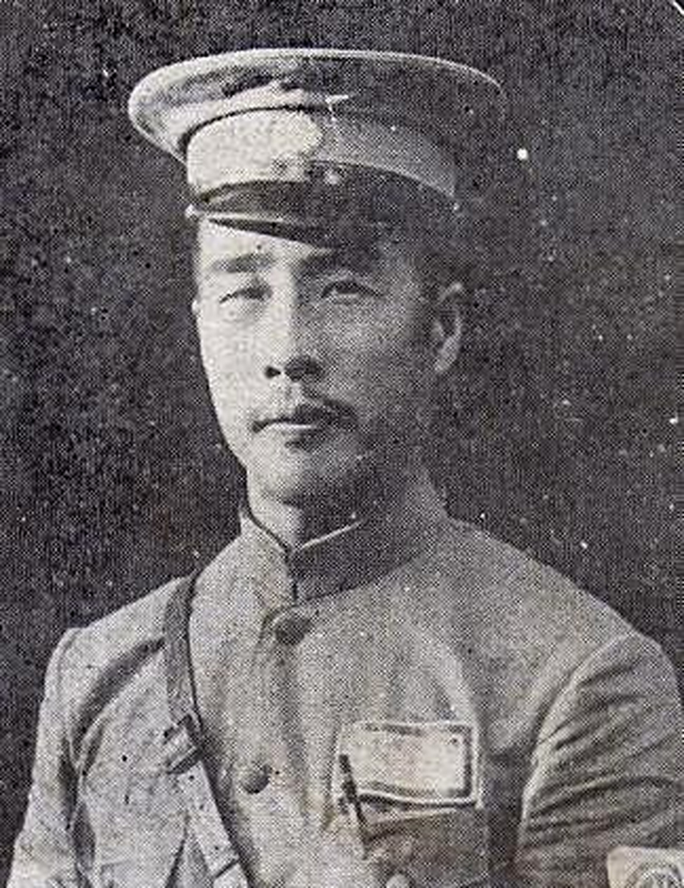 冯将军说了不少好话,韩复榘答应给两个师.