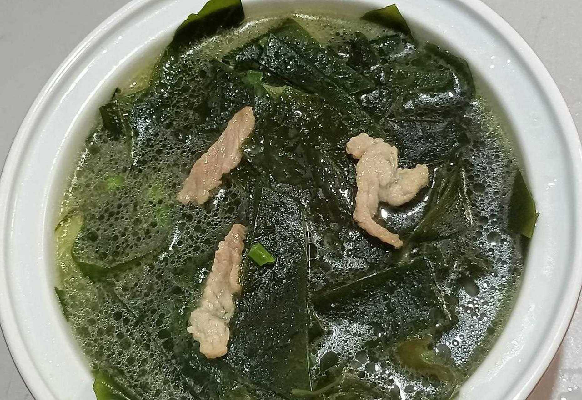 海带肉丝汤图片