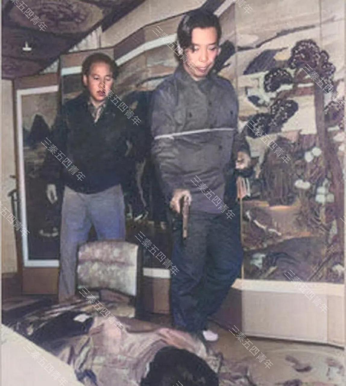 领动计划# 1979年10月,枪杀朴正熙的凶手,正在现场还原刺杀的全过 ..