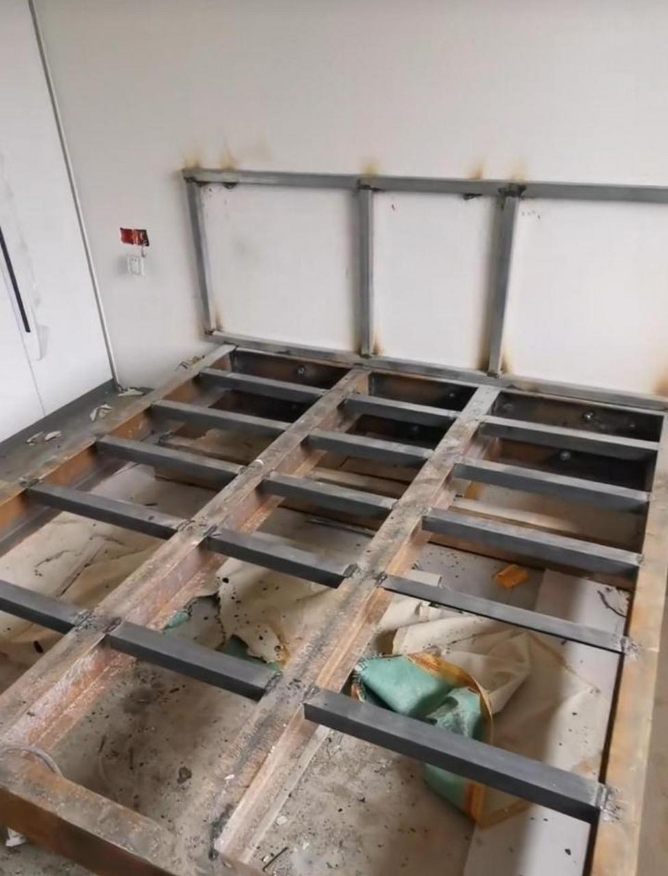 公公托人给我们焊的婚床,大家觉得怎样? #搞笑趣味图