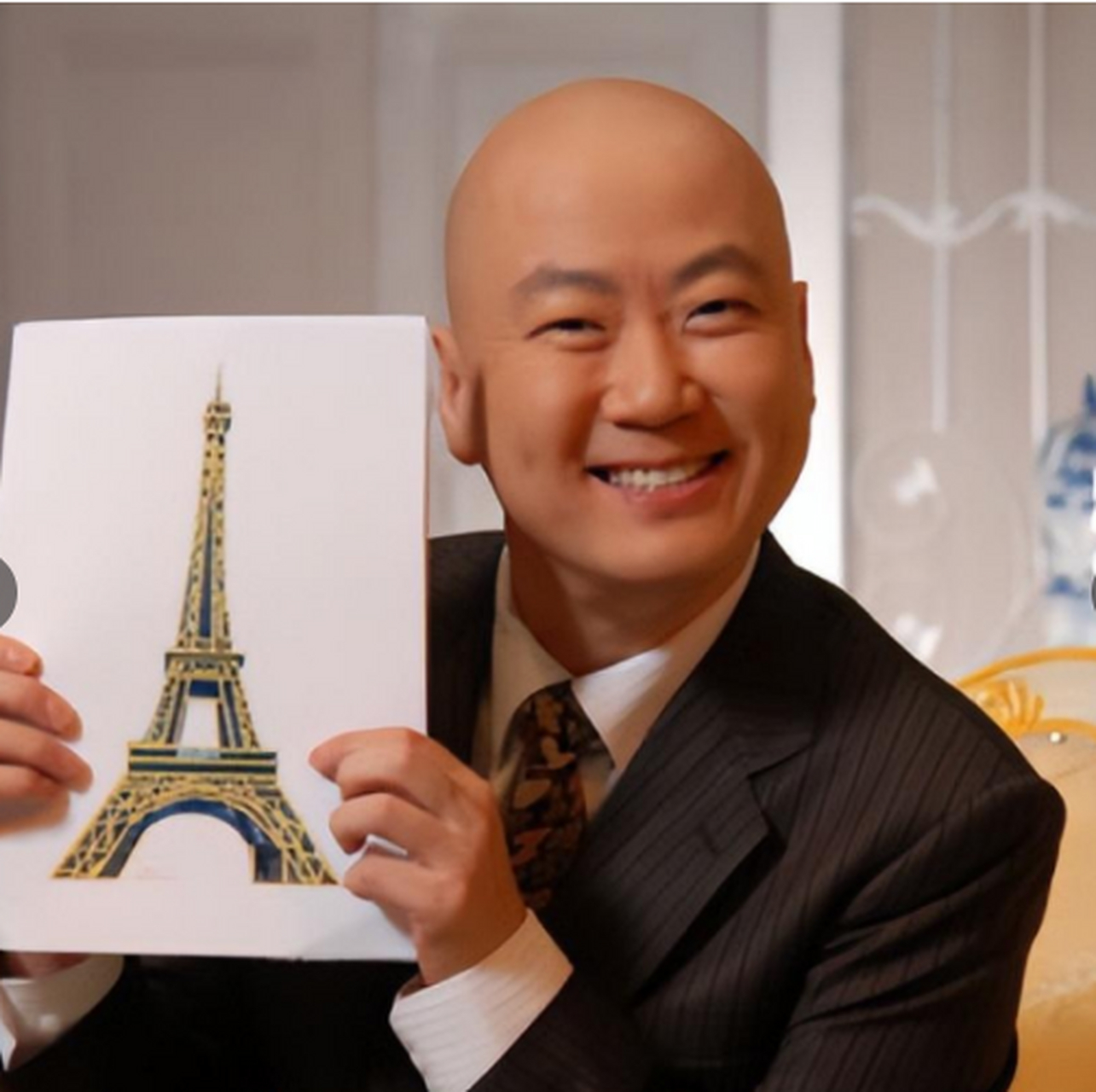 有一次回老家探亲,郭冬临的亲戚问他何时与牛莉结婚