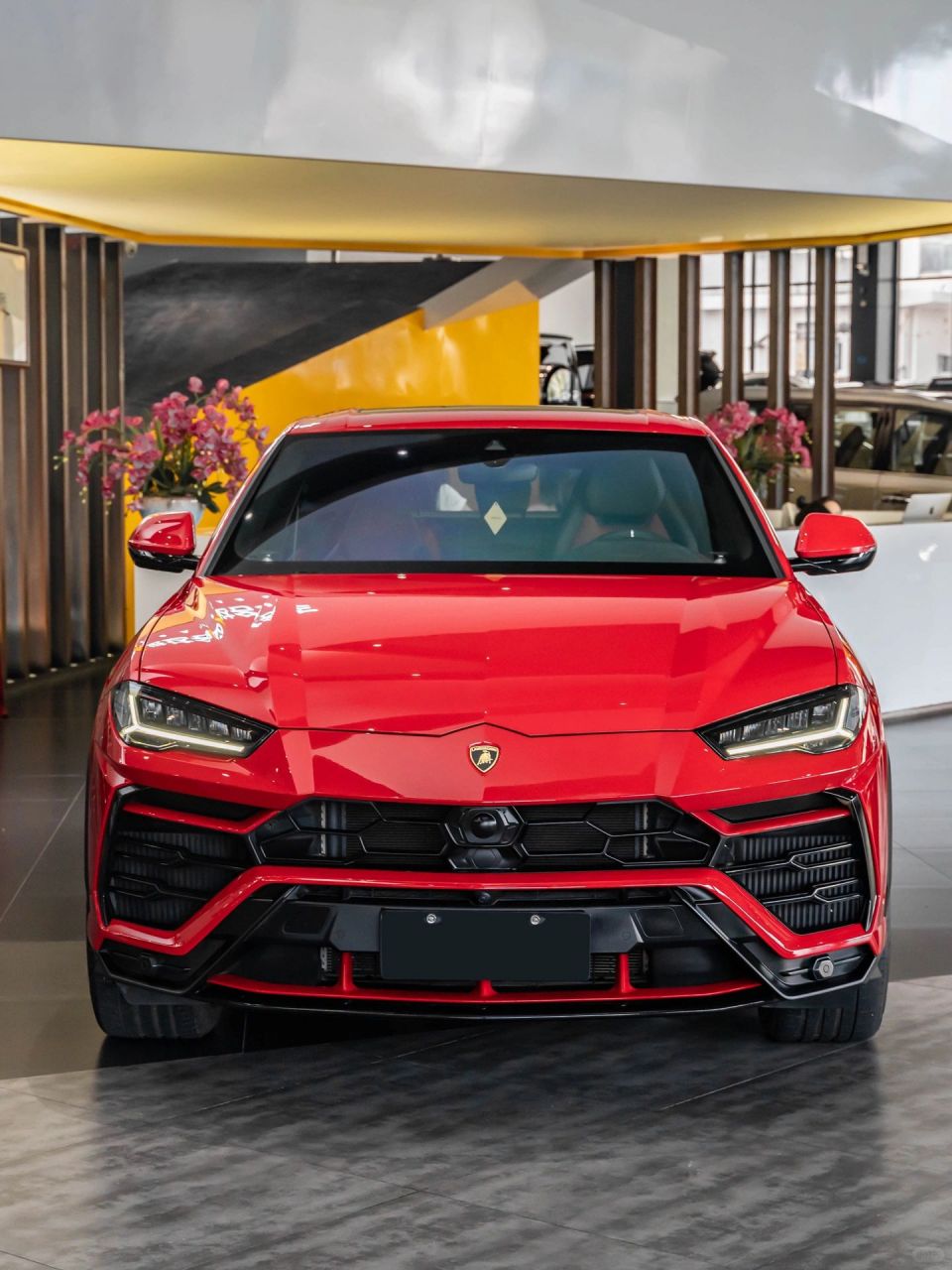 80w | 红色兰博基尼urus即刻拥有  对于很多人来说,兰博基尼一直是