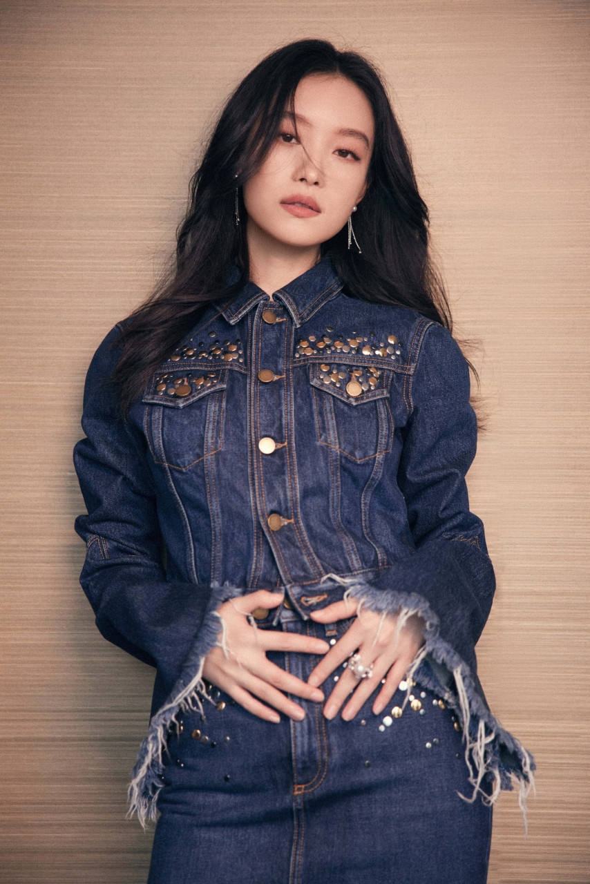 倪妮穿牛仔套装,气场全开,又酷又美.#倪妮