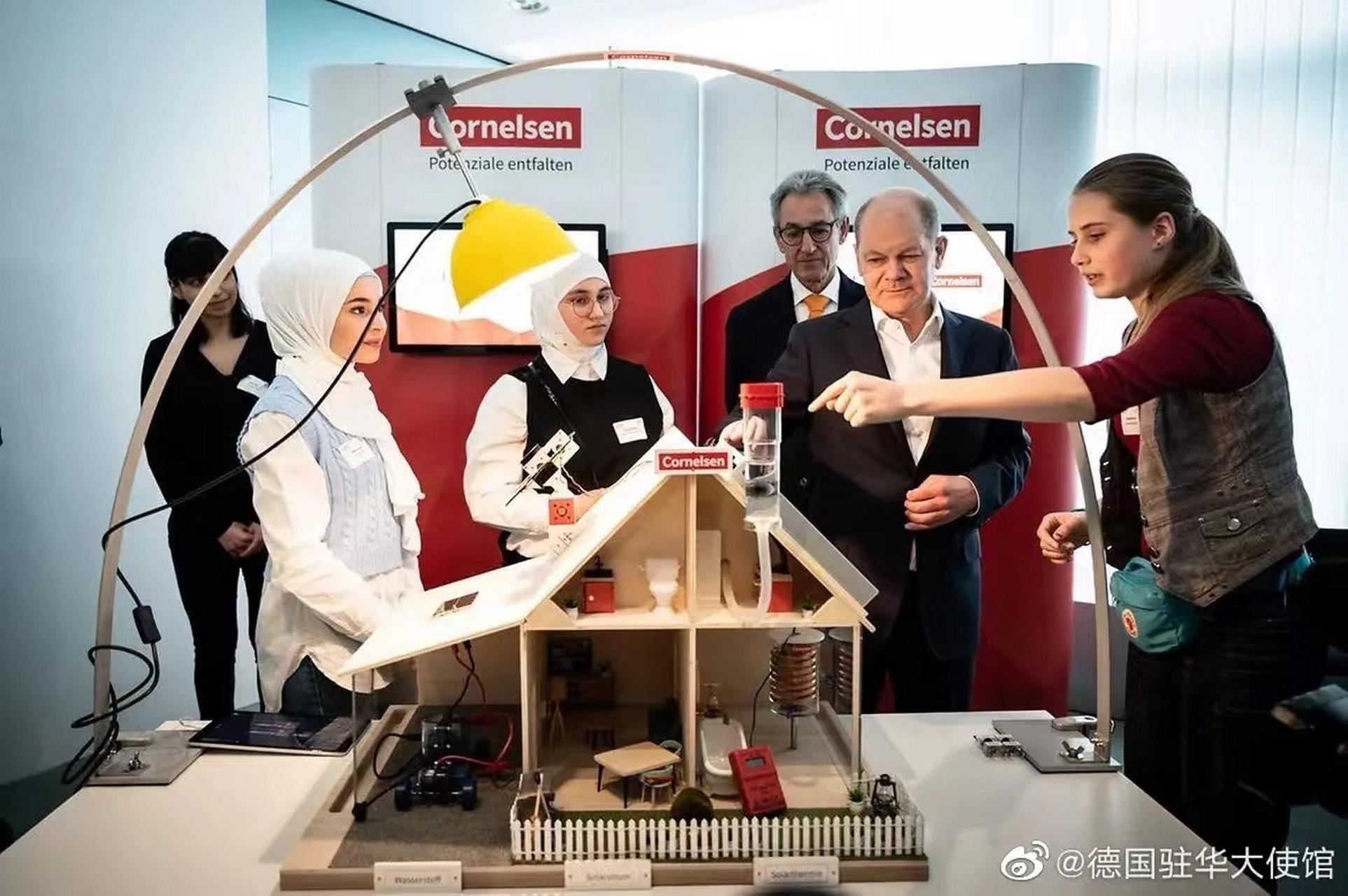 今天是#女孩日#,又称女孩未来日,是全球最大型的中学女生职业指导项目