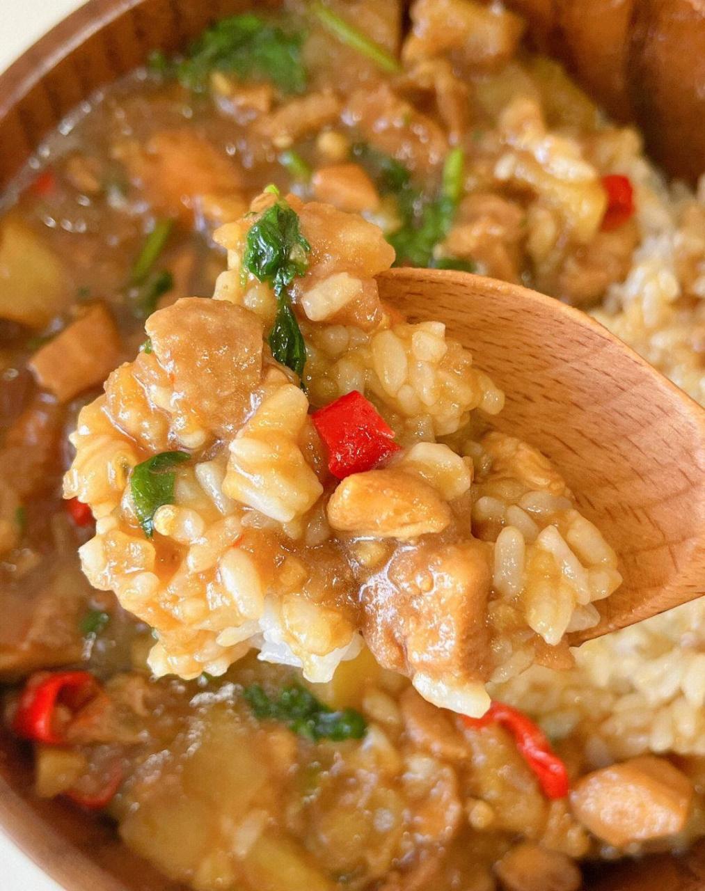 分享一个巨好吃的鸡腿肉土豆泥拌饭7515 食材:鸡腿,土豆 166