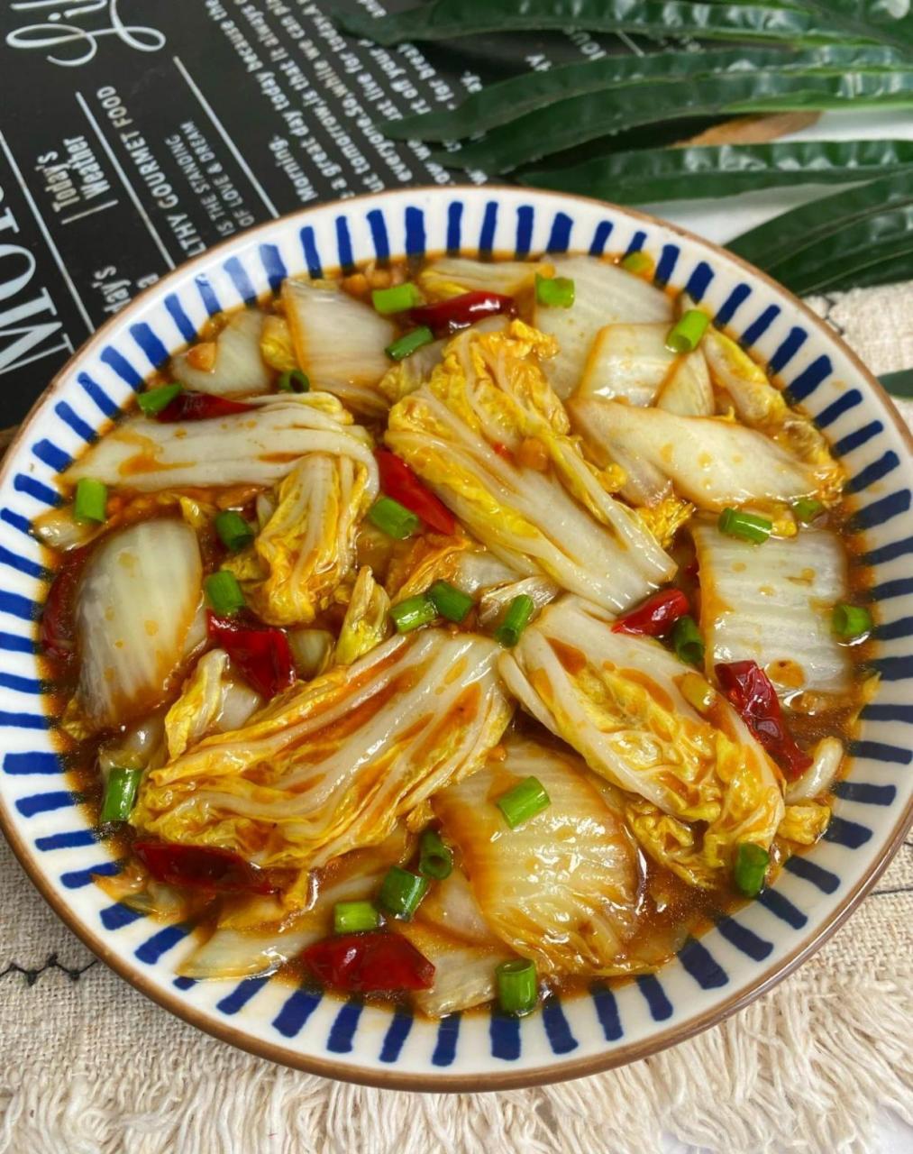 酸辣过瘾超下饭的醋溜娃娃菜 今天给大家推荐一道超好吃巨下饭的醋溜