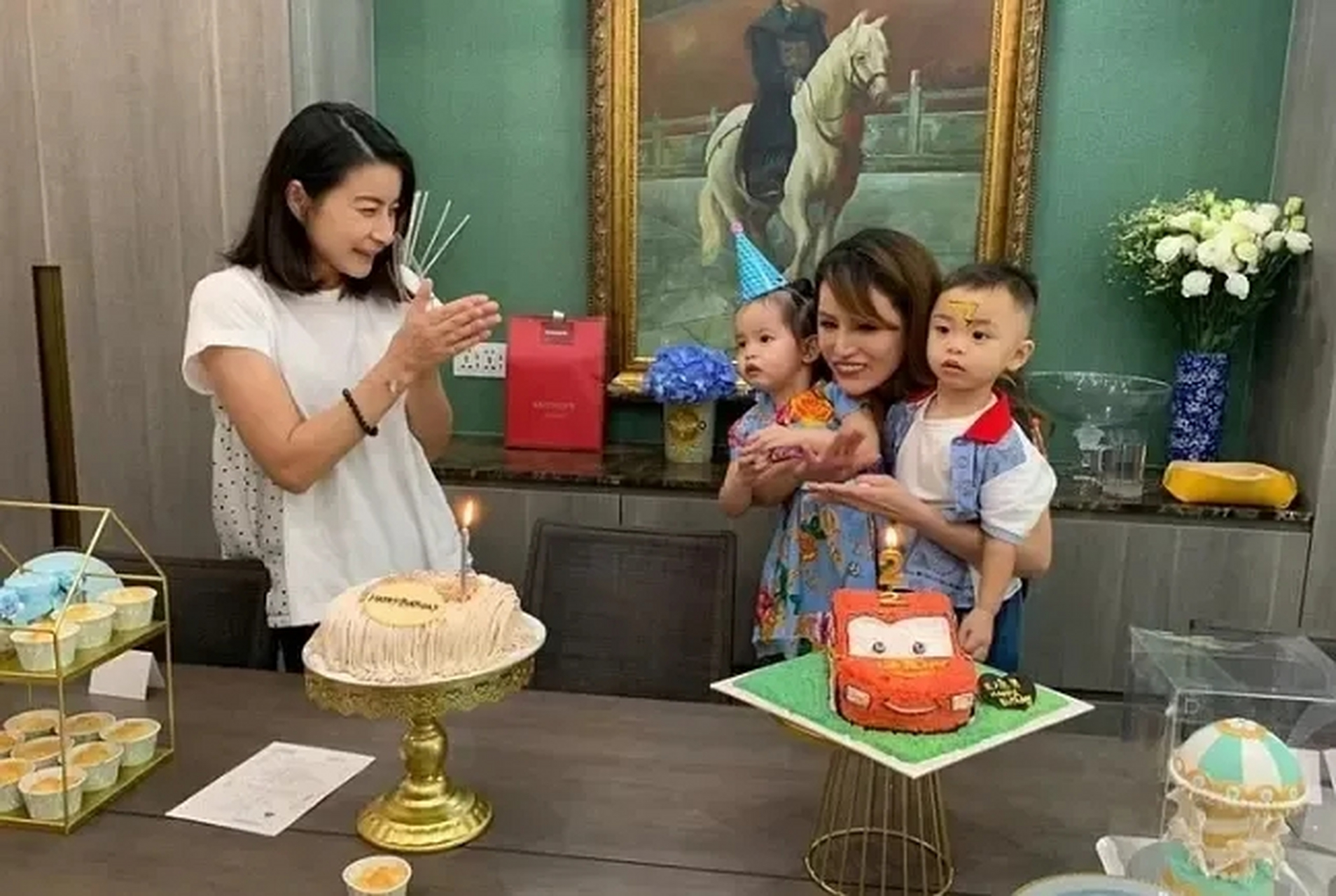 香港名媛蔡一凤(2019年向赵薇老公黄有龙追讨数亿巨款,闹得轰轰烈烈的
