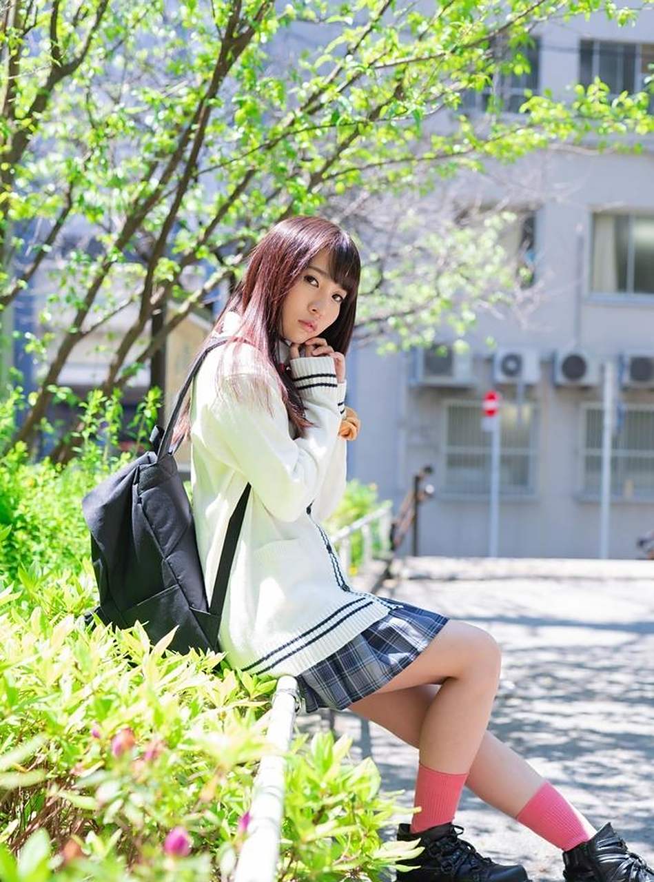 调皮可爱的jk制服女孩户外唯美摄影,满满的日系风格