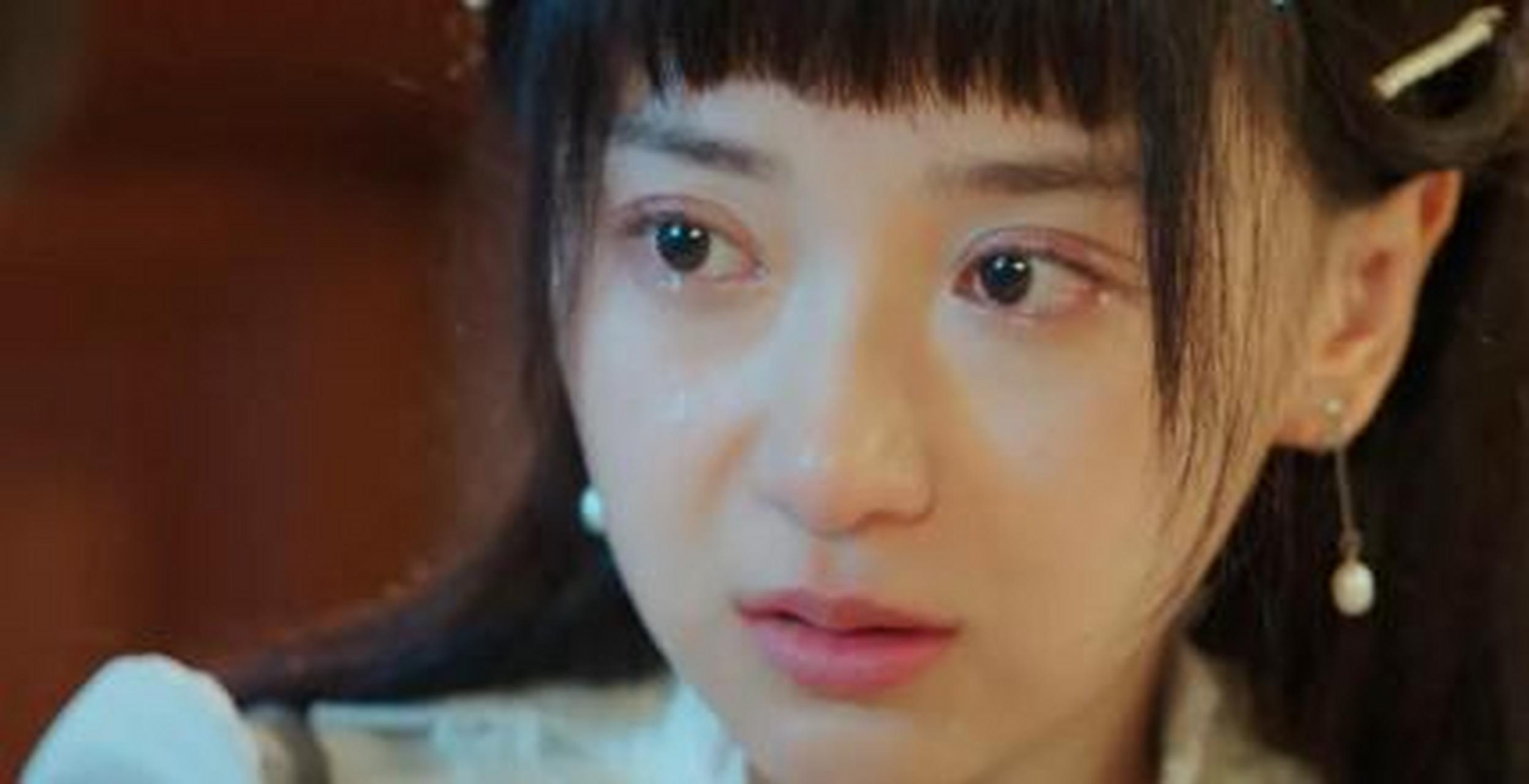 《旗袍美探》小桃子就是苏雯丽的亲妹妹吧.