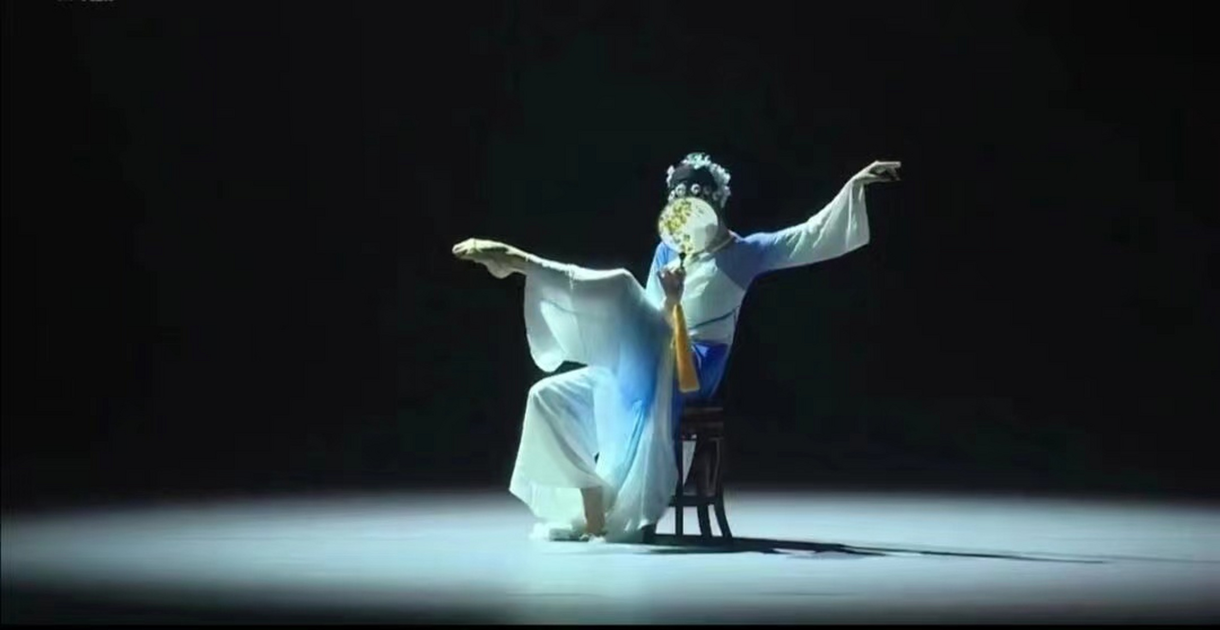 古典舞剧目推荐《寒依疏影》 整体舞蹈节奏偏快,需要相对扎实的基本功