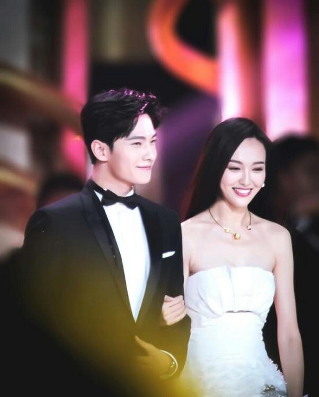 领动计划# 杨洋和唐嫣昔日罕见挽手同框走红毯!