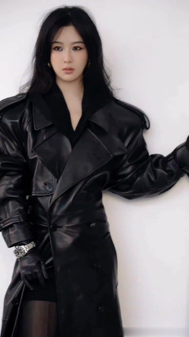 杨紫黑白杂志花絮   真好看