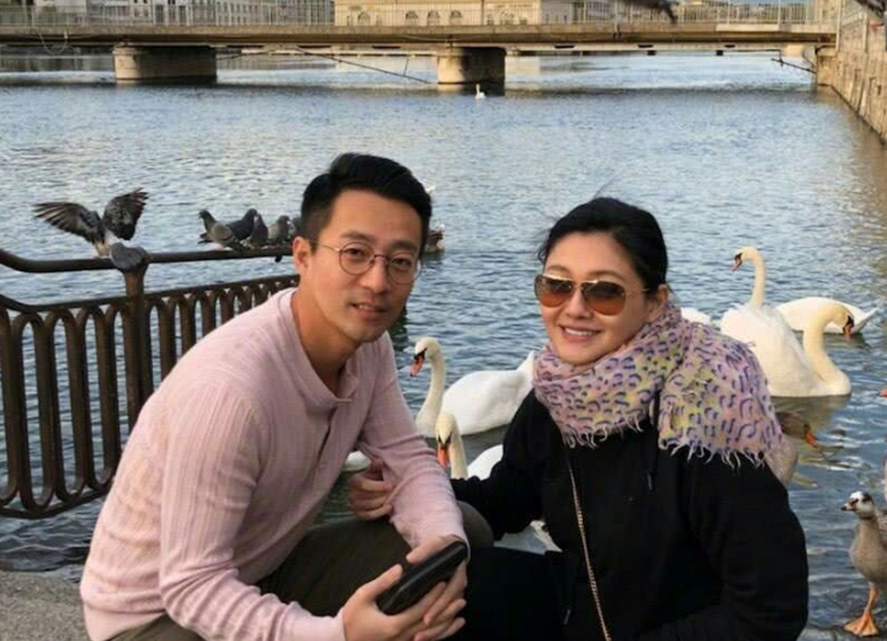 曝大s要s hotel代言费,具俊晔疑患病无钱治,汪小菲撤海报欲改名!