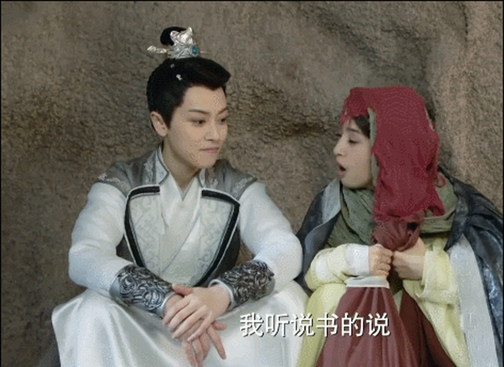 《小女霓裳》将邢恩的丰神俊朗与风流潇洒拍摄得很到位,不说话,邢恩真