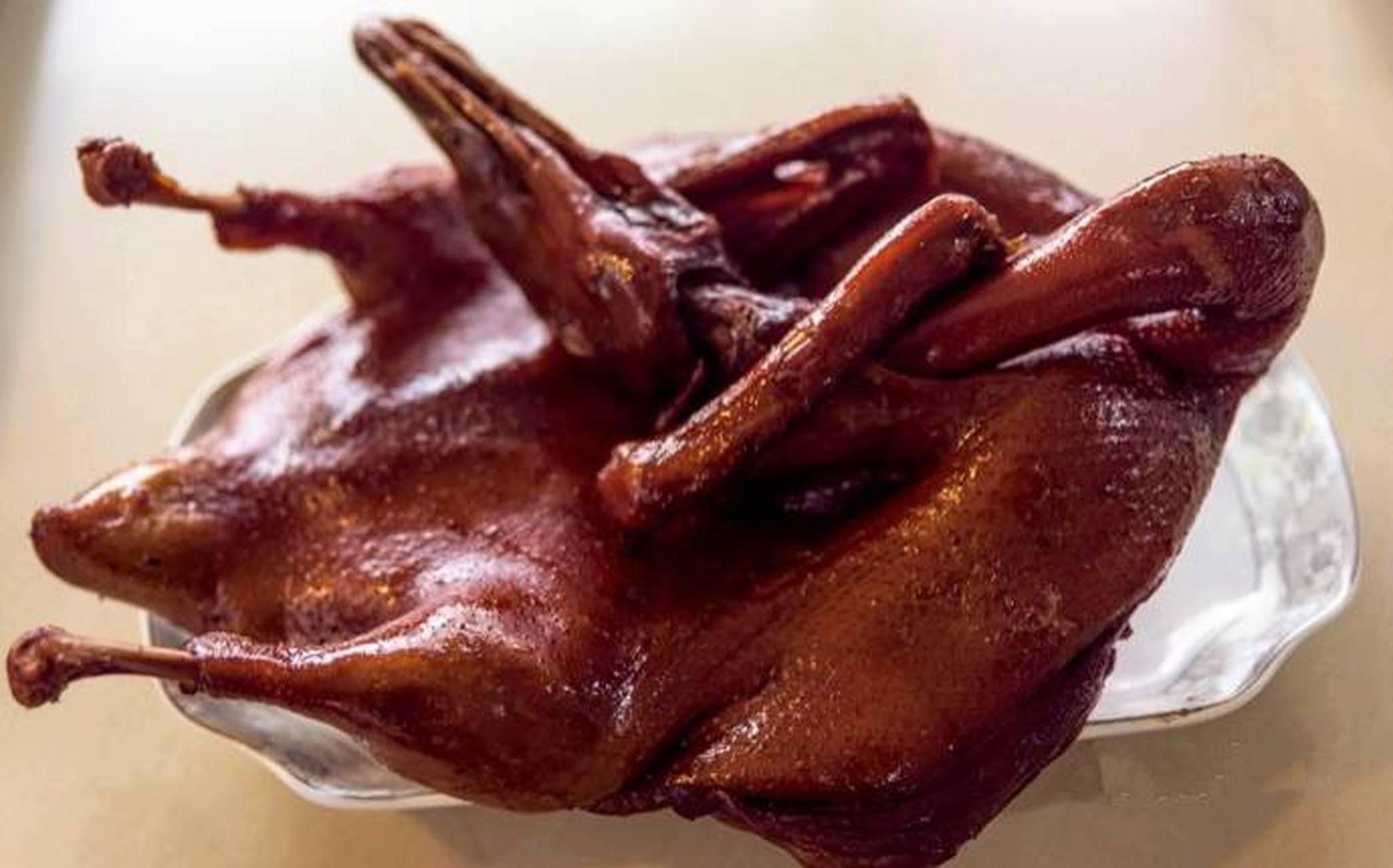 唐昌板鸭,是四川省成都市郫县唐昌镇的**特产,该品历史悠久,选料精良