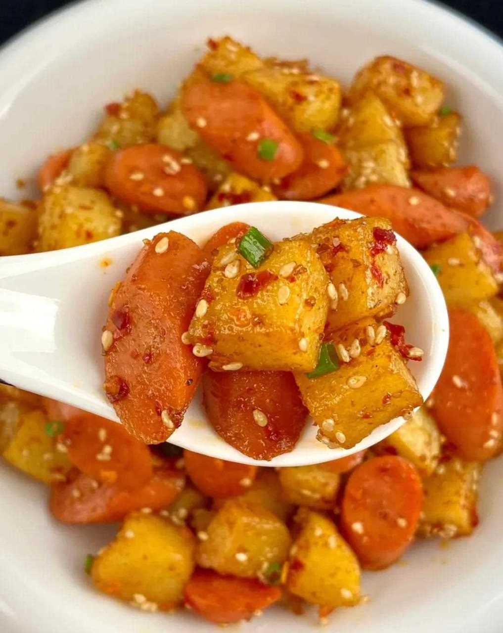 香辣过瘾的孜然火腿土豆丁[色] 比烧烤店的还好吃,简单易做,又香又辣