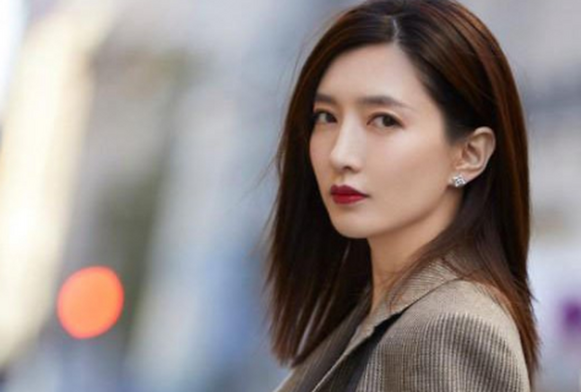 网上又有了很多关于江疏影的黑料爆出,尤其是游轮事件,事情过去那么久